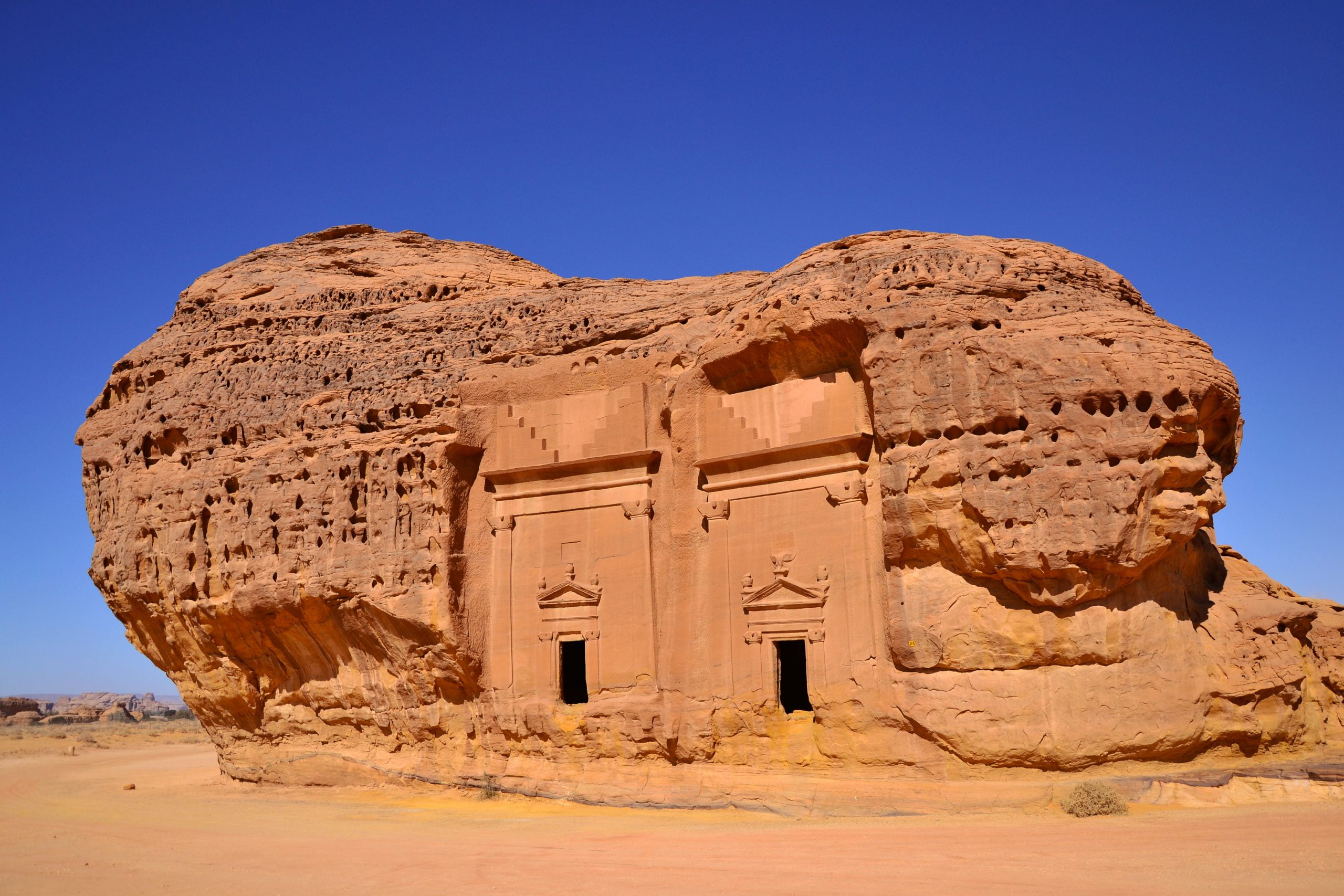 سبب التسمية بأصحاب الحجر 
