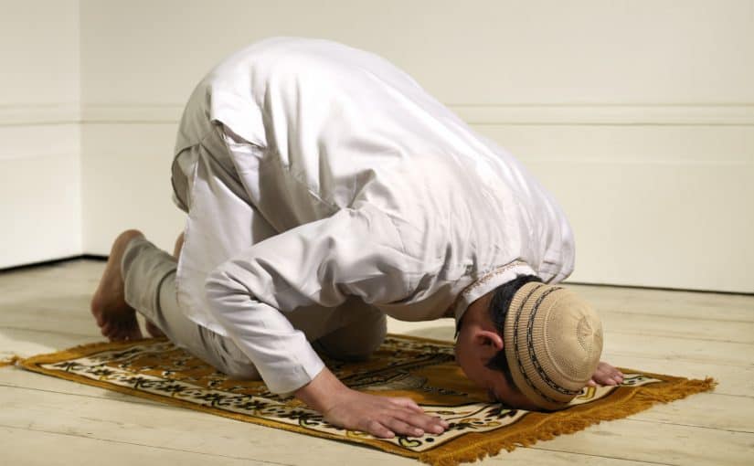 عقوبة تارك الصلاة للأطفال وفوائدها وهل الصلاة عمود الدين