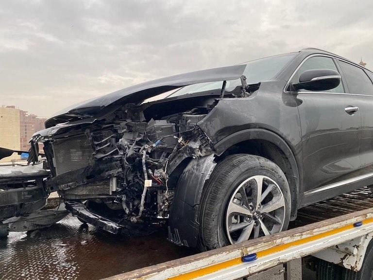 الفنان مصطفى قمر يطمئن جمهوره عقب تعرضه لحادث سير شاهد الفيديو