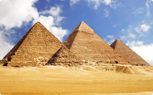 تفسير حلم الأهرامات في المنام لابن سيرين والنابلسي
