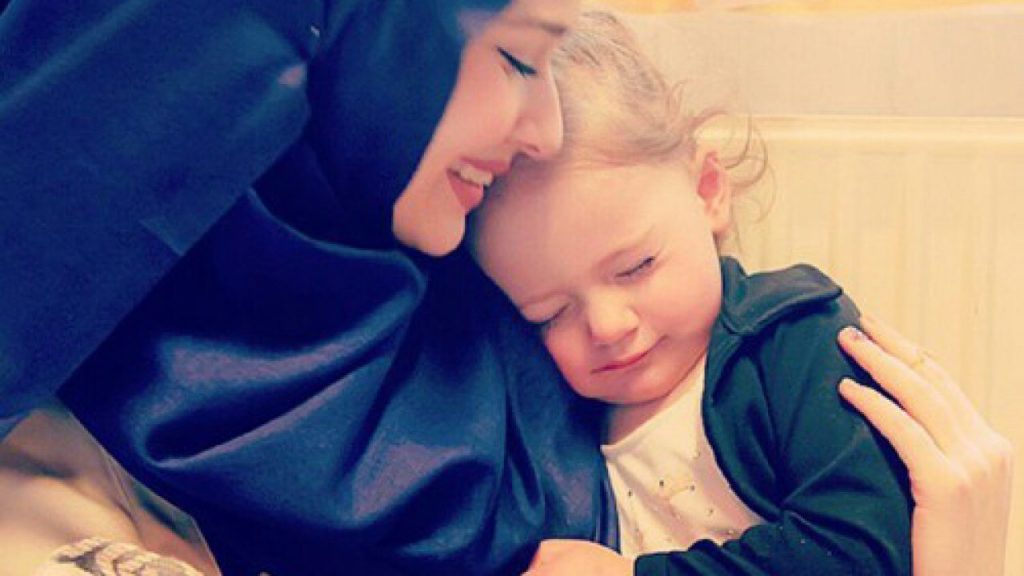تفسير حلم رؤية الخالة في المنام معني رؤية الخالة
