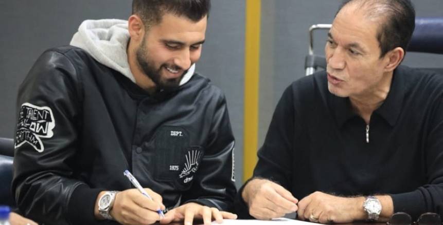 اللاعب باهر المحمدى يمد ويعدل عقده مع الإسماعيلي
