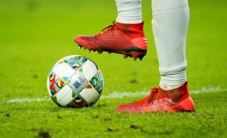 تفسير حلم رؤية لاعب كرة القدم في المنام لابن سيرين والامام الصادق