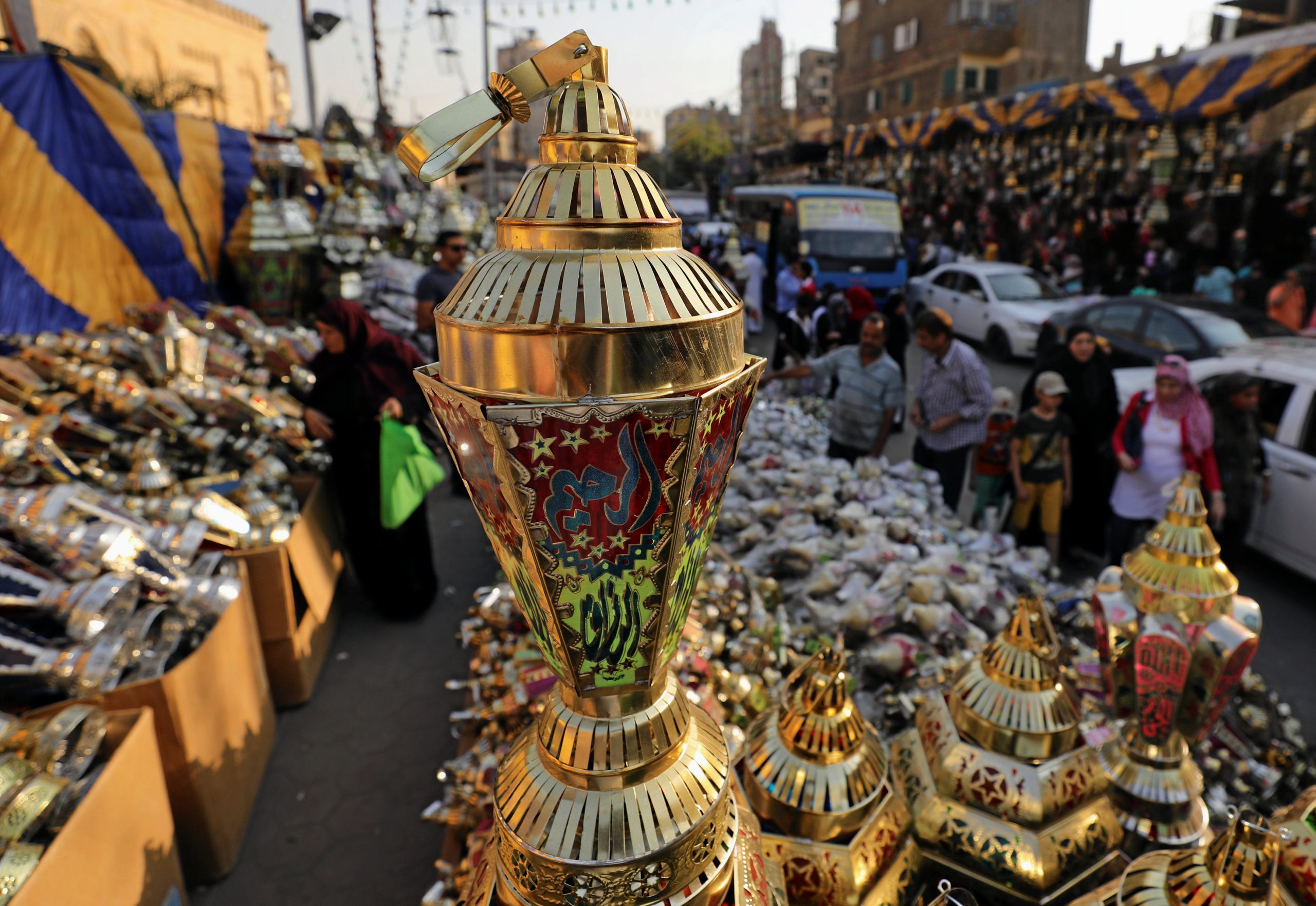 فانوس رمضان المصنوع محليا يعود لمكانته