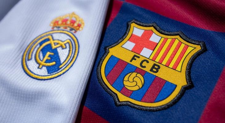 كيف استقبلت السعودية لاعبي فريق برشلونة في المطار صور