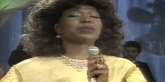 من هو أصل الفنانة عتاب