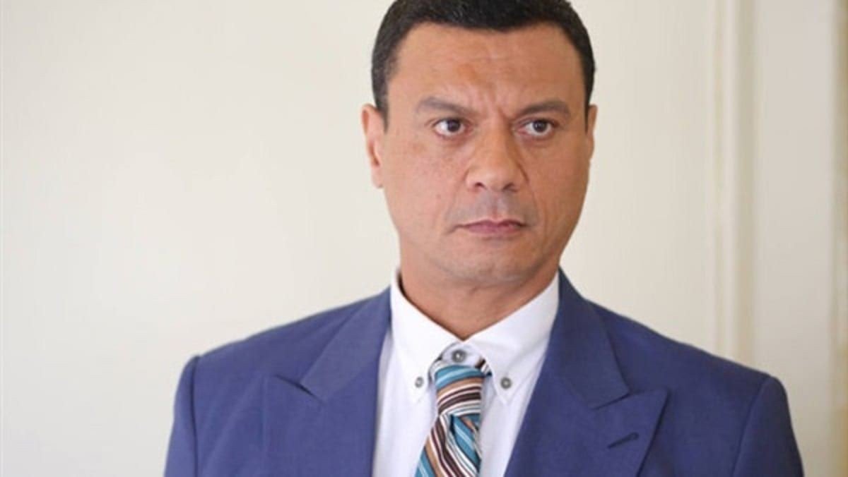 من هو عباس أبو الحسن