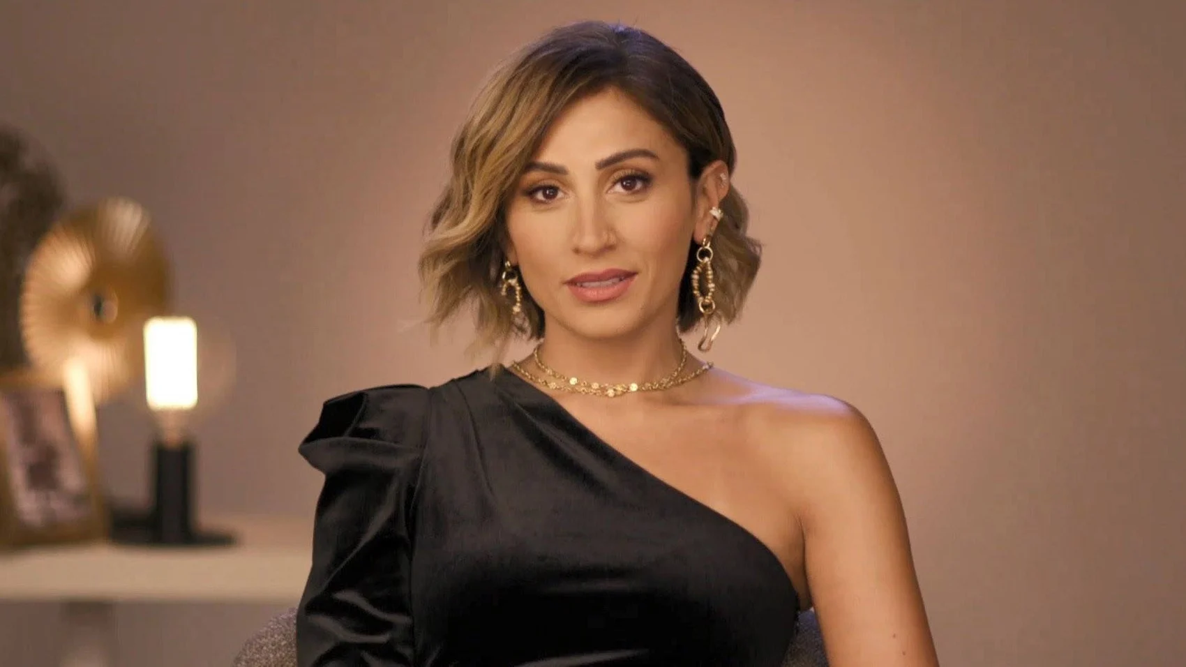 قصة مسلسل دينا الشربيني رمضان 2022