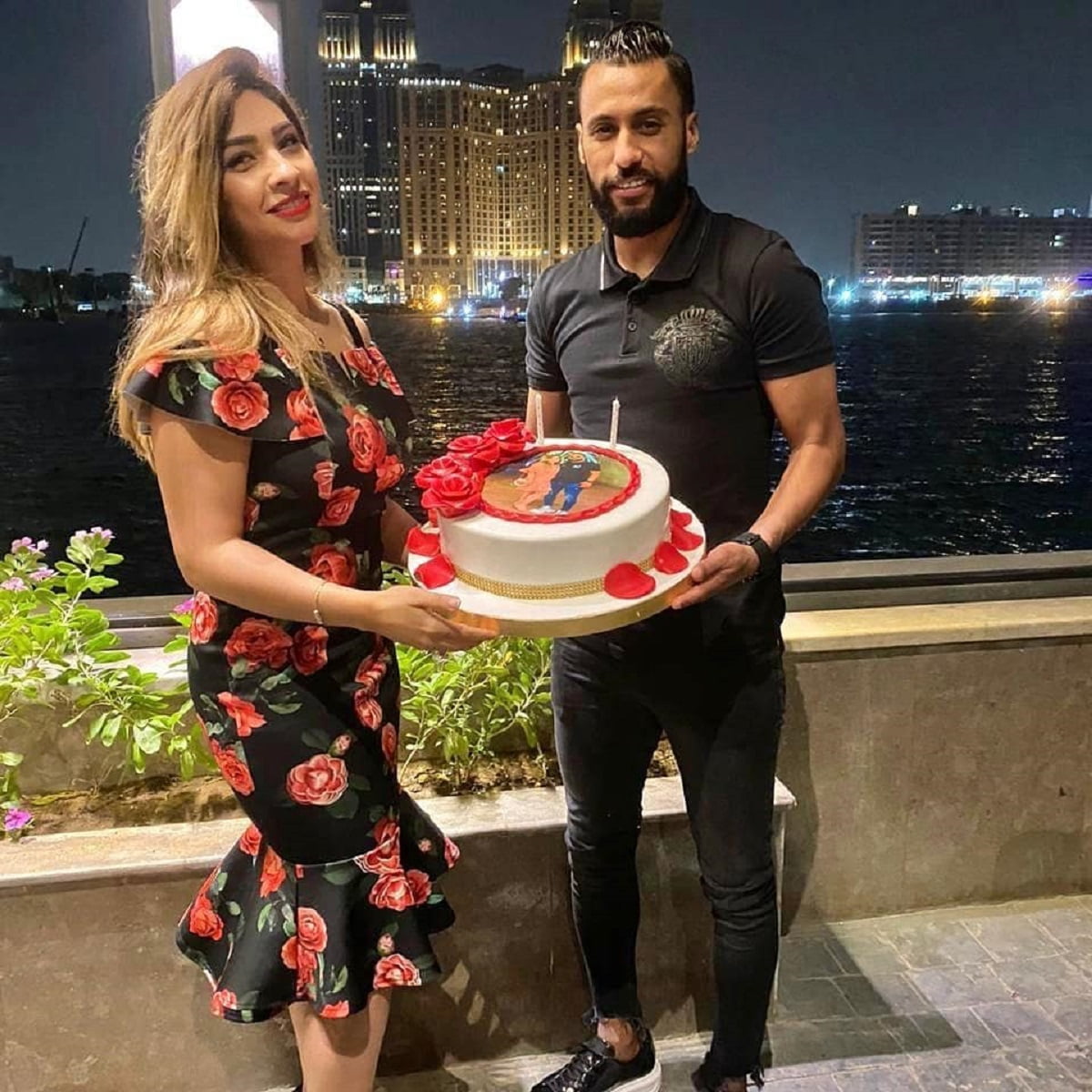 من هي زوجة حسام عاشور ويكيبيديا