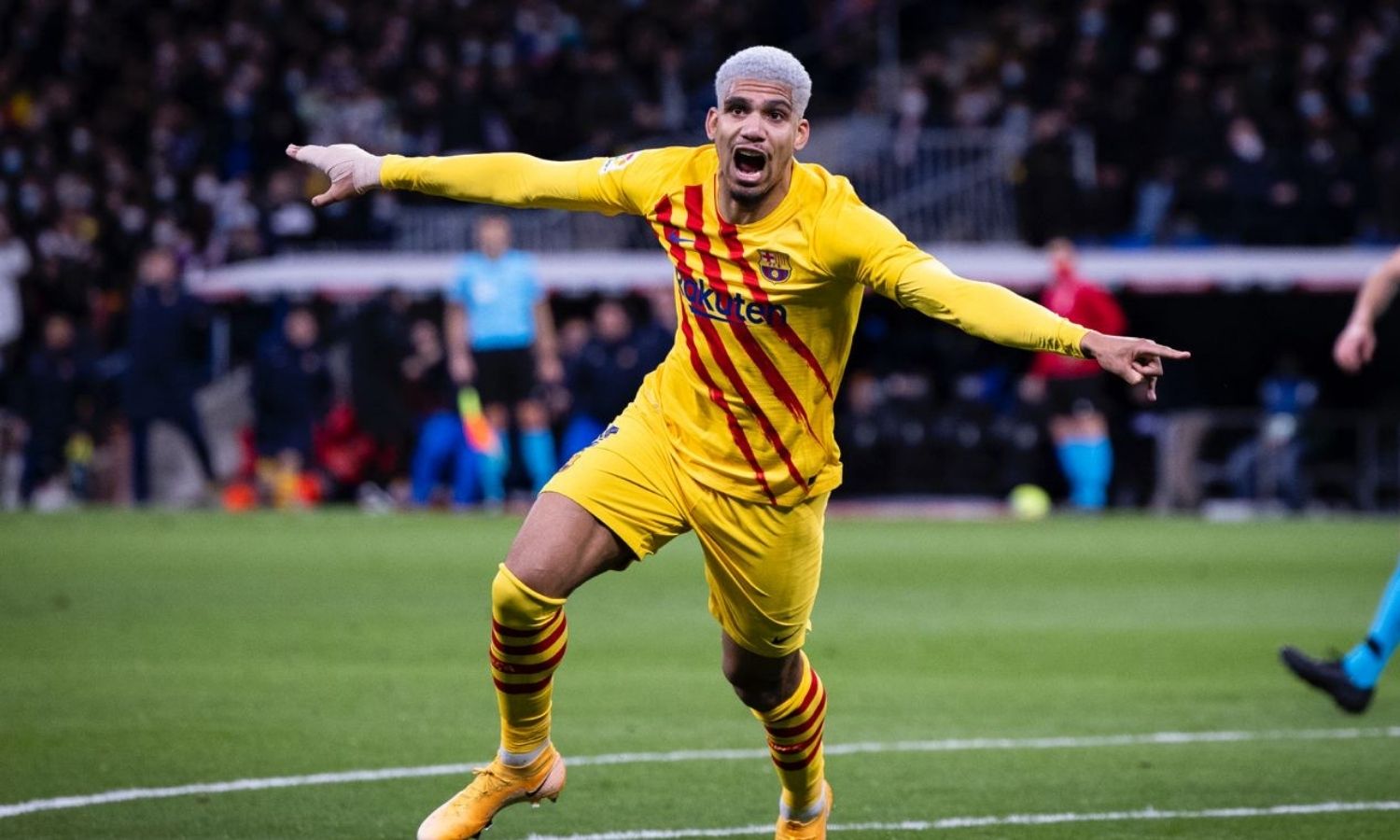 من هي والدة اللاعب رونالد أراوخو