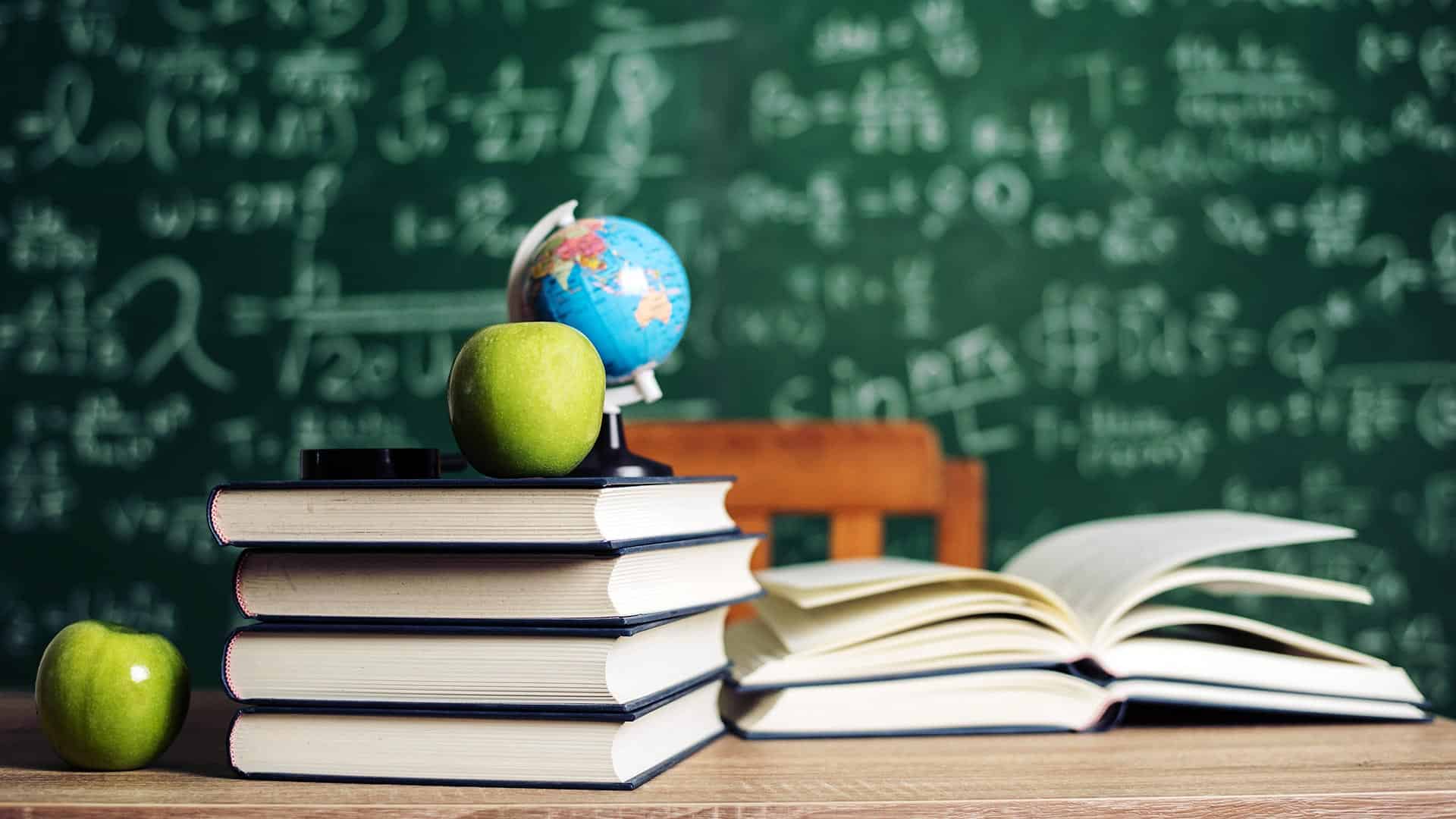 ماذا يقصد بتكييف المناهج؟