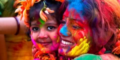 متى يكون عيد الهولي عند الهنود؟