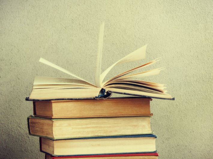 من هو صاحب كتاب مجمع البحرين