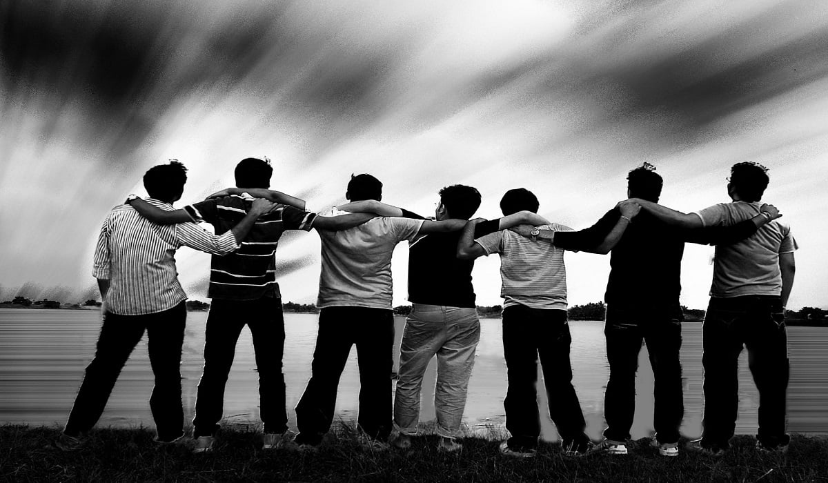 أجمل عبارات و ابيات شعر عن الاخوة والصداقة مكتوبة